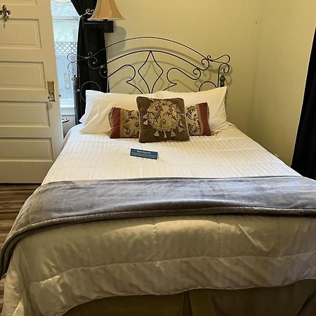 Abbey House Inn (Adults Only) Winters Dış mekan fotoğraf