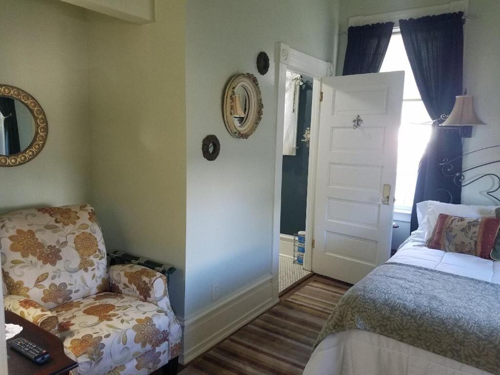 Abbey House Inn (Adults Only) Winters Dış mekan fotoğraf